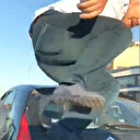 Hamile kadının bulunduğu aracın önünü kesip terör estirdi!