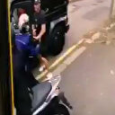 Mesut Özil bıçaklı saldırıya uğradı