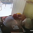 CHP'li başkanın iş yeri basıp adam dövdüğü anlar
