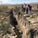 Tarım arazisinde 1 kilometrelik yarık oluştu