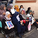 Evlat nöbeti tutan annelerden "Oraya gitsem şovmen olurum" diyen İBB Başkanı İmamoğlu'na tepki: Yazıklar olsun