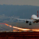 Deprem iniş yapacak uçakları da etkiledi! Kuleden pilotlara: Deprem oldu pas geçin