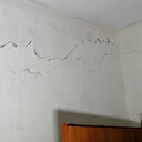 Bağcılar'daki bir binada korkutan çatlaklar