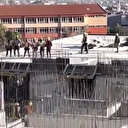 İşçiler inşaatın tepesinde böyle halay çekti