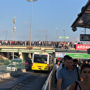 Altunizade metrobüs durağında yine uzun kuyruklar oluştu