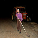 Kızının okula gidebilmesi için veresiye yol yaptırdı: Parasını nasıl ödeyeceğini düşünmeye başladı