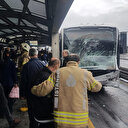 İstanbul'da yine metrobüs kazası: İki metrobüsün çarpıştığı kazada 11 kişi yaralandı