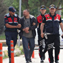 Aranan zanlı kadın kıyafetiyle yakalandı