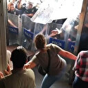 Diyarbakır'da HDP'liler polise saldırdı