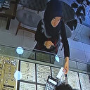 İçinde 13 bin dolar bulunan paketi ‘Sahibi bulunsun’ diyerek dükkana teslim etti