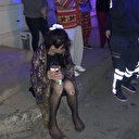 Elektrikler gittiği için yaktığı mumdan çıkan yangında köpeği yanarak ölen kadın sinir krizi geçirdi