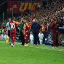 Galatasaray'da Belhanda gerginliği: Ailesi stadyumu terk etmeye çalıştı