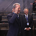 Bakan Akar'dan NATO toplantısında asker selamı