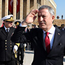 Bakan Akar: ABD ataşesini çağırıp sorduk, YPG hala orada?