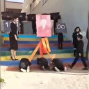 Küçük çocukları Atatürk posteri önünde secde ettirdiler