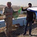 Rus komutandan Ayn El Arab'da PYD paçavralı poz