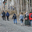 Yüksekova'da öğretmenler 15 kilometre yürüyerek velileri evlerinde ziyaret ediyor