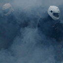 Fransa'daki şiddetlenen gösterilerde polis sis bombası kullandı