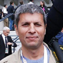 Paris'te şiddet tırmanıyor: Polisin attığı gaz kapsülü AA foto muhabirini yaraladı