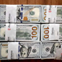 Çöpe atılan 70 bin dolarının izini takip edip buldu: Tonlarca çöpün içinde saatlerce aradılar