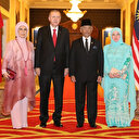 Cumhurbaşkanı Erdoğan, Kuala Lumpur Zirvesi’ne katılmak için geldiği Malezya'da ülkenin kralı ile görüştü