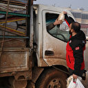 İdlib'de göç yolundaki ailelere acil yardım paketi: Göç etmek zorunda kalan sivil sayısı 100 bini aştı