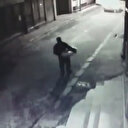 Apartman önüne bebek bırakan kişi güvenlik kamerasında