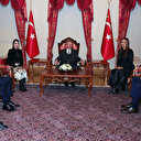 Hande Yener ve Demet Akalın Cumhurbaşkanı Erdoğan'ı ziyaret etti: Gündem çocuk istismarı ve kadına karşı şiddet