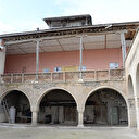 Depremin vurduğu Elazığ'da 708 yıllık konak, sapasağlam ayakta kaldı