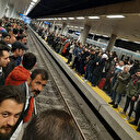 İstanbul’da metro istasyonlarında izdiham: Kim verecek bizim mesaimizi