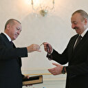 Cumhurbaşkanı Erdoğan Aliyev'e tespih hediye etti