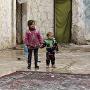 İdlibli aileler Esed'in bombalarından kaçıp hapishaneye sığındı