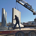 İdlib'e beton bariyer sevkiyatı