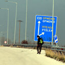 Sınırı geçen göçmenler, Yunanistan'ın iç kesimlerine ilerliyor