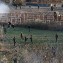Yunan askerlerinden sınırda akılalmaz yöntem: Gaz bombalarının etkisini artırmak için 'fan' kullanıyorlar