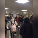 İngilizler kısıtlamaları dikkate almadı: Tren istasyonları doldu