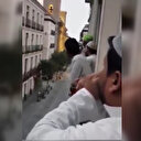 İspanya'daki Müslümanlar koronavirüse karşı ezan okuyor