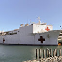 USNS Mercy gemisi limana geldi: Los Angeles’ta en büyük hastane olacak