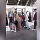 Ukrayna’da karantinadan kapıları zorlayarak kaçtılar