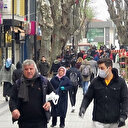 Korona onlara bulaşmayacakmış gibi geziyorlar: Evde kal çağrısına uymadılar, caddeleri doldurdular
