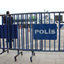 Karşıyaka Çarşısı’na giriş çıkışlar kapatıldı