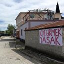 Köylülerden gönüllü karantina: Girişe bu pankartı astılar