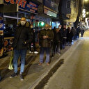 Sokağa çıkma yasağı sonrası vatandaşlar fırınlara akın etti