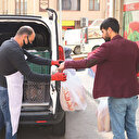 101 milyon ekmek herkese yeter: Fırıncılar, araçlarıyla ara sokaklar dahil evlere ekmek dağıtmaya devam ediyor