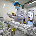 Çin: Koronavirüsün laboratuvardan sızdığı iddiası yalan