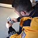 Sağlık personeli 45 günlük bebeğini kameradan ve kapıdan görebiliyor