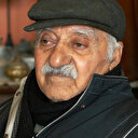 90 yaşındaki Celal amca 30 yıldır her sabah sokak hayvanlarını elleriyle besliyor