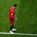 Tüküren futbolcuya sarı kart gündemde