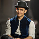 Bollywood yıldızından görülmemiş yardım: Un çuvallarına para gizledi, sadece ihtiyacı olan aldı