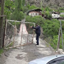 Koronavirüse karşı köy girişine kapılı önlem: Yabancılara izin vermiyorlar